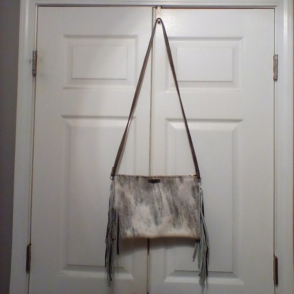 Wild Goose Crossbody - Picture 15 of 15